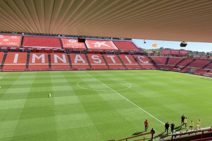 Imagen del Nou Estadi antes del inicio del partido.