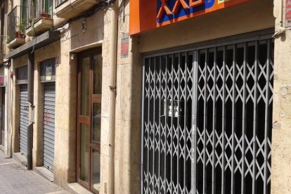 Imatge d'arxiu de diversos comerços del carrer Unió de Tarragona tancats en diumenge.