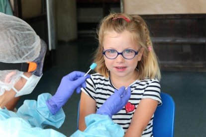 El análisis ha recogido muestras de más de 1.900 niños y monitores de 22 centros de verano del área metropolitana de Barcelona.