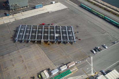 La contrucció en manos de la empresa URSSA se hace al muelle de Cantabria.