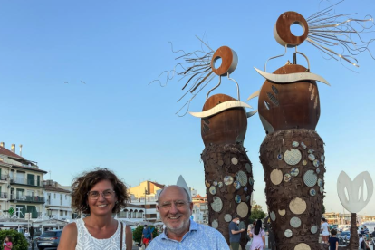 Josep María Arigau con Mercè Dalmau, ex-alcaldesa de Cambrils y miembro de la ejecutiva del PNC.