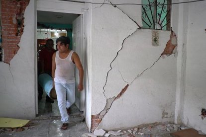 Evalúan daños en el sur de México tras el terremoto que ha dejado diez muertos.