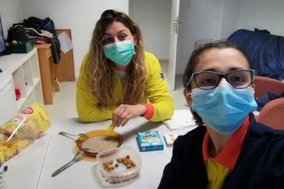 Dos de las trabajadoras del SEM.