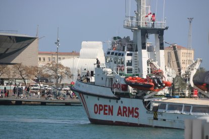 Imagen del Open Arms saliendo del puerto de Barcelona.