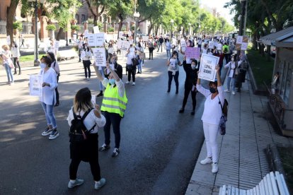 Concentración de los trabajadores del sector de la estética que han hecho en Tarragona.