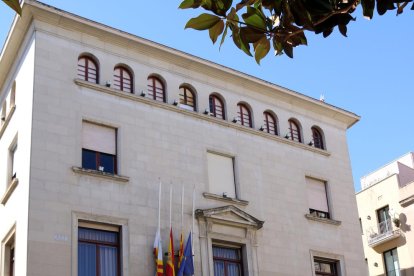 Les mesures s'han pres per evitar contagis en una reunió d'urgència de la junta de portaveus aquest dissabte