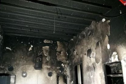 Una persona ha mort en un incendi declarat a primera hora del matí d'aquest dissabte en un habitatge unifamiliar del municipi alacantí de Tàrbena