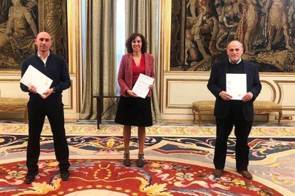 El president de la RFEF, Luis Rubiales, la presidenta del Consejo Superior de Deportes (CSD), Irene Lozano i el president de LaLiga, Javier Tebas.