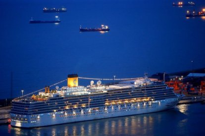 El crucero Costa Deliziosa ha atracado esta mañana en el puerto de Barcelona.