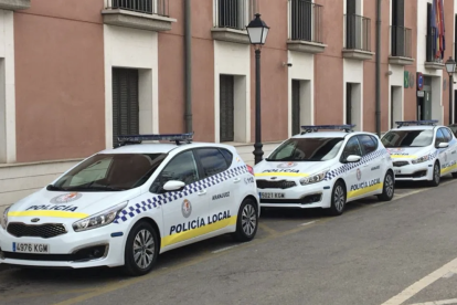 Imagen de archivo de varios vehículos de la Policía Local de Aranjuez.