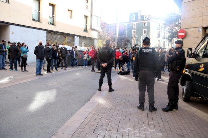 Concentración cerca del domicilio de Oriol Soler, en Igualada, este miércoles por la mañana