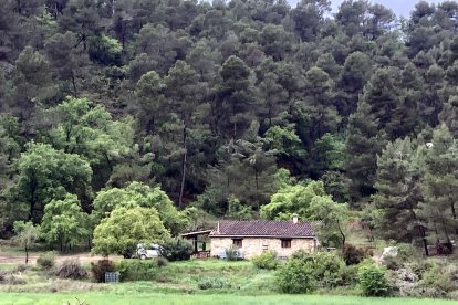 Masia de l'Espluga de Francolí on han mort intoxicats dos joves.