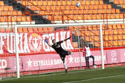 Gonzi, durante el Nàstic-Barça B.