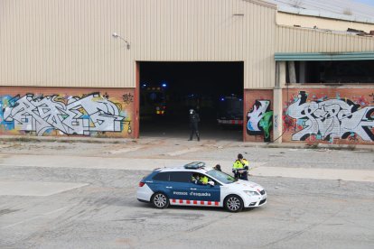 Dispositiu dels Mossos d'Esquadra a la festa il·legal de Cap d'Any de Llinars del Vallès