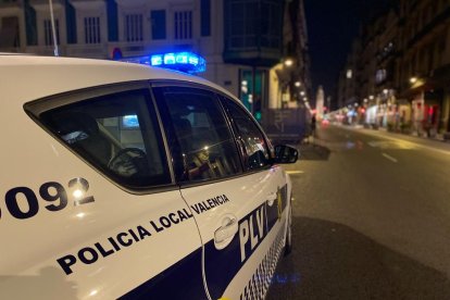 Imatge d'arxiu d'un vehicle de la Policia Local de València.