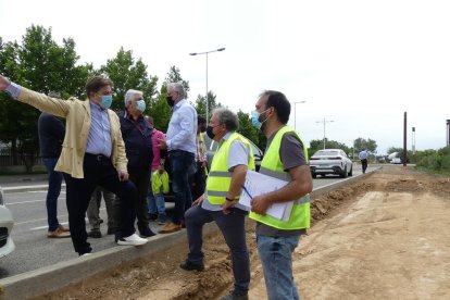 Se está realizando, además, la prolongación de la calle Miquel Martí i Pol, para unirlo al Vial de Cavet.