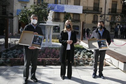 Coincidint amb la festa i per adaptar-se a les noves mesures, es van realitzar tres oficis a l'església.