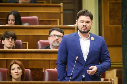 Plano medio del portavoz de ERC en el Congreso, Gabriel Rufián.