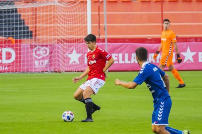 Alex Quintanilla durante el Nàstic-Badalona de esta temporada.