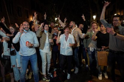 Imagen de archivo de los 'botellones' que están teniendo lugar durante los fines de semana en Barcelona después del fin del estado de alarma.