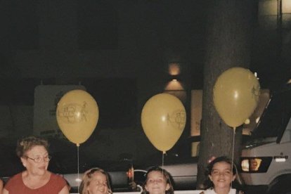 La abuela con la Leti, Irene y Lara, de pequeñas.