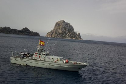 Imagen del barco de la Armada que hará parada|puesto en Tarragona.