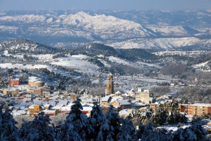 Panorámica de Falset, la capital del Priorat, completamente nevada.