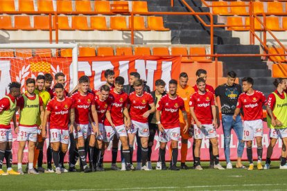 Los jugadores celebran el triunfo después del enfrentamiento.