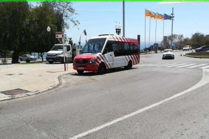 La línea 13 que hace el recorrido Entrepins – Passeig de les Palmeres.