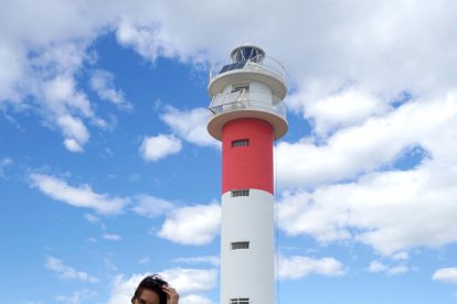 Cecília Lorenzo, autora del libro de excursiones por los faros catalanes.