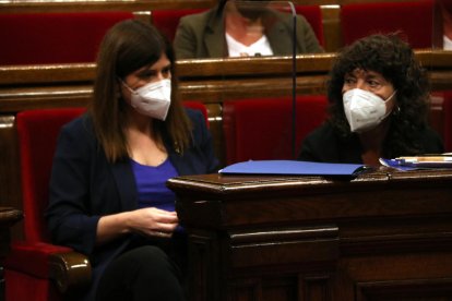 La consellera Gemma Geis en el Parlament.