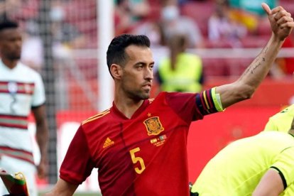 Sergio Busquets es uno de los dos jugadores positivos.