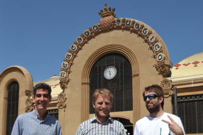 De izquierda a derecha: Álvaro Díez, Josep Maria Vallvé y Carles Vallvé.