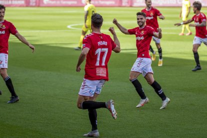 Pedro Martín celebrant el gol davant el Villarreal B.