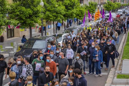 Imagen de la plantilla del BBVA en Tarragona mientras cortaban la Rambla Nova.