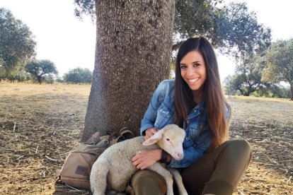 Evelyn Segura es presentadora del programa '¡Qué animal'! de La2.