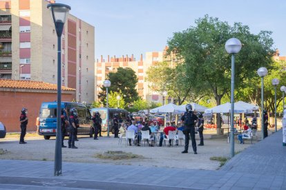 Imatge del dispositiu policial desplegat a Campclar.