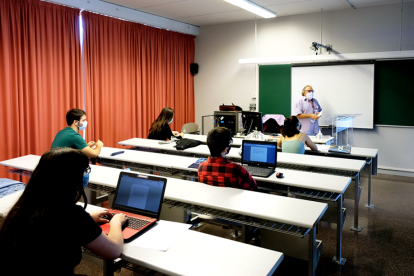 Una clase impartida en la URV.