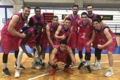 Los jugadores del CBT tras la victoria.