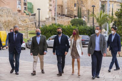 Alejandro Fernández, Pablo Casado e Inma Rodríguez en un acto del PP ayer en Tarragona.