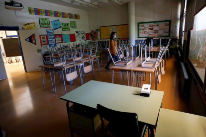 IMATGE D'ARXIU D'UNA AULA BUIDA A UNA ESCOLA DE BARCELONA.