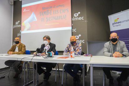 Tomàs Sierra, Florenci Nieto, Juli Vilaplana i Jacint Pallejà durante el anuncio de protesta del sábado.