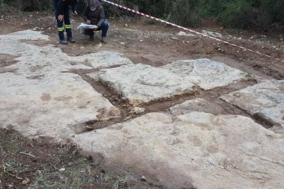 Un sector del frente de pedrera de época romana que ha quedado al descubierto entorno al Pont del Diable.