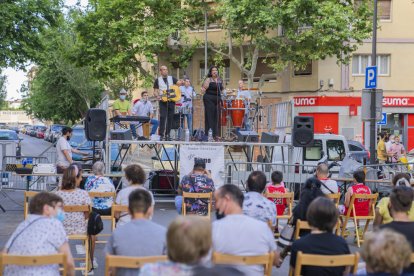 La plaça del Pintor Ferré Revascall va ser l'escenari escollit.