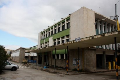 La façana exterior de l'antiga fàbrica de cotxes que es reconvertirà.