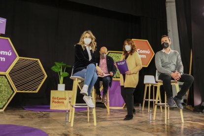 La ministra de Treball, Yolanda Díaz, amb Joan Carles Gallego, Yolanda López i Jordi Jordan.