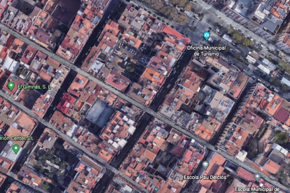 Imagen aérea donde se aprecian los patios interiores que hay entre las calles Unió y Fortuny.