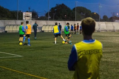 En total tienen 140 niños repartidos en los 8 equipos que tienen de diferentes categorías.