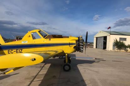 Pla general de l'avioneta amb què es fan els tractament..