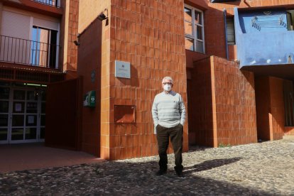 Antonio Montoya, secretario de la AV, en su sede, en el Centro Cívico.